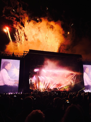Illustration for article titled Let It Be Demolished: Paul McCartney Shuts Down Candlestick Park